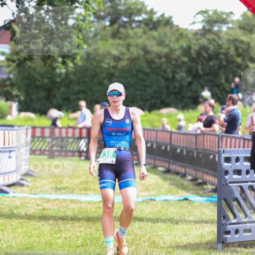 21.06.2026 - 29. Vierlanden-Triathlon Andreas Tolksdorf http://msf.ph/oto/9920162 21.06.2026 13:05:58 Ziel 838 meine-sportfotos.de
