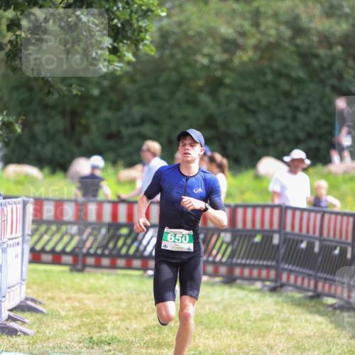 21.06.2026 - 29. Vierlanden-Triathlon Andreas Tolksdorf http://msf.ph/oto/9920181 21.06.2026 13:06:21 Ziel 642, 650 meine-sportfotos.de