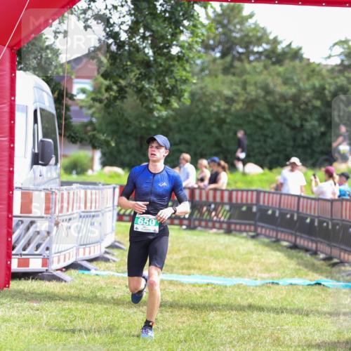21.06.2026 - 29. Vierlanden-Triathlon Andreas Tolksdorf http://msf.ph/oto/9920183 21.06.2026 13:06:23 Ziel 642, 650 meine-sportfotos.de
