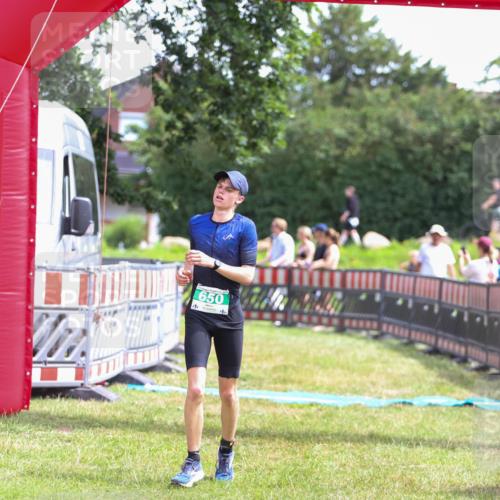 21.06.2026 - 29. Vierlanden-Triathlon Andreas Tolksdorf http://msf.ph/oto/9920186 21.06.2026 13:06:23 Ziel 642, 650 meine-sportfotos.de