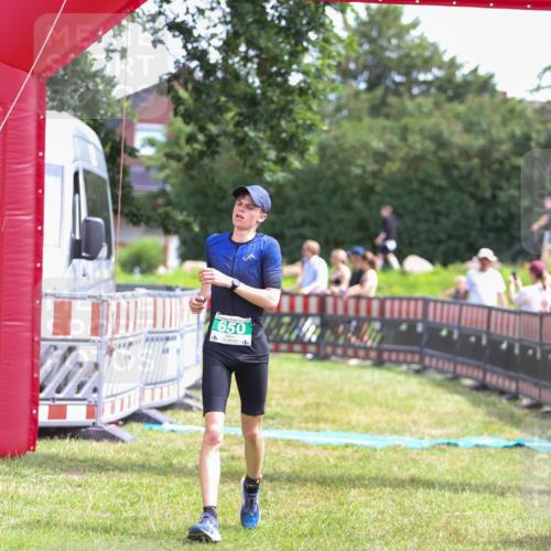21.06.2026 - 29. Vierlanden-Triathlon Andreas Tolksdorf http://msf.ph/oto/9920187 21.06.2026 13:06:23 Ziel 642, 650 meine-sportfotos.de