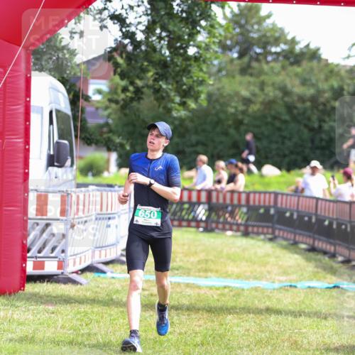 21.06.2026 - 29. Vierlanden-Triathlon Andreas Tolksdorf http://msf.ph/oto/9920188 21.06.2026 13:06:23 Ziel 642, 650 meine-sportfotos.de