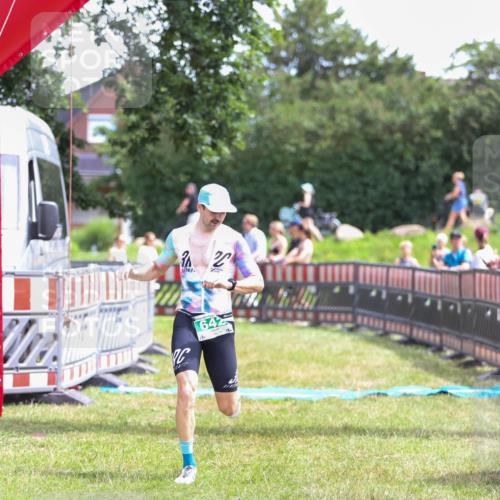 21.06.2026 - 29. Vierlanden-Triathlon Andreas Tolksdorf http://msf.ph/oto/9920191 21.06.2026 13:06:30 Ziel 642, 1358 meine-sportfotos.de