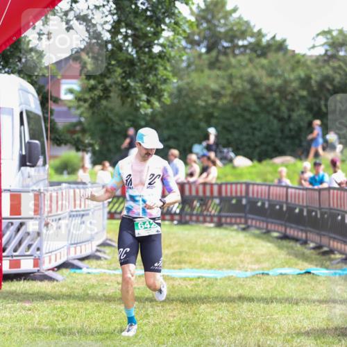 21.06.2026 - 29. Vierlanden-Triathlon Andreas Tolksdorf http://msf.ph/oto/9920192 21.06.2026 13:06:30 Ziel 642, 1358 meine-sportfotos.de