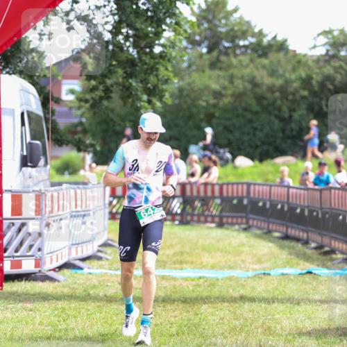 21.06.2026 - 29. Vierlanden-Triathlon Andreas Tolksdorf http://msf.ph/oto/9920195 21.06.2026 13:06:30 Ziel 642, 1358 meine-sportfotos.de