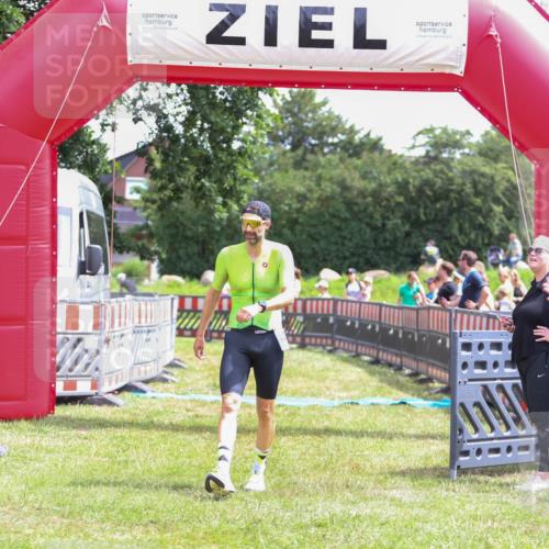 21.06.2026 - 29. Vierlanden-Triathlon Andreas Tolksdorf http://msf.ph/oto/9920198 21.06.2026 13:06:41 Ziel 1358 meine-sportfotos.de