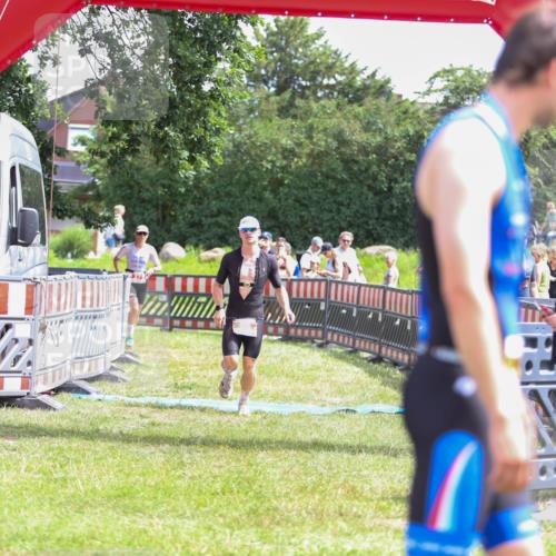 21.06.2026 - 29. Vierlanden-Triathlon Andreas Tolksdorf http://msf.ph/oto/9920208 21.06.2026 13:06:58 Ziel 55, 275 meine-sportfotos.de