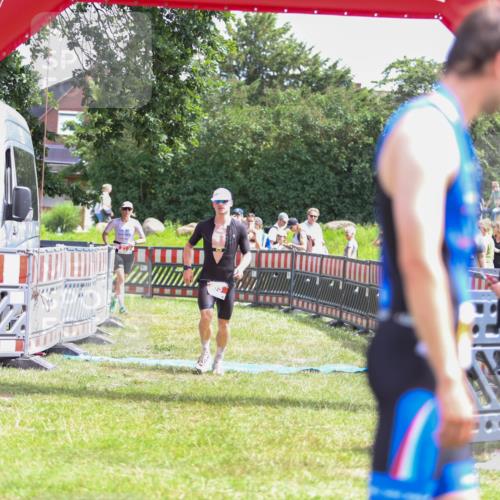 21.06.2026 - 29. Vierlanden-Triathlon Andreas Tolksdorf http://msf.ph/oto/9920209 21.06.2026 13:06:58 Ziel 55, 275 meine-sportfotos.de