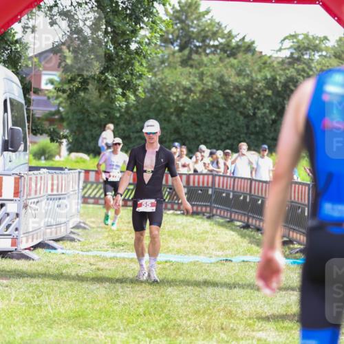 21.06.2026 - 29. Vierlanden-Triathlon Andreas Tolksdorf http://msf.ph/oto/9920212 21.06.2026 13:06:59 Ziel 55, 275 meine-sportfotos.de