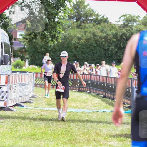 21.06.2026 - 29. Vierlanden-Triathlon Andreas Tolksdorf http://msf.ph/oto/9920214 21.06.2026 13:06:59 Ziel 55, 275 meine-sportfotos.de