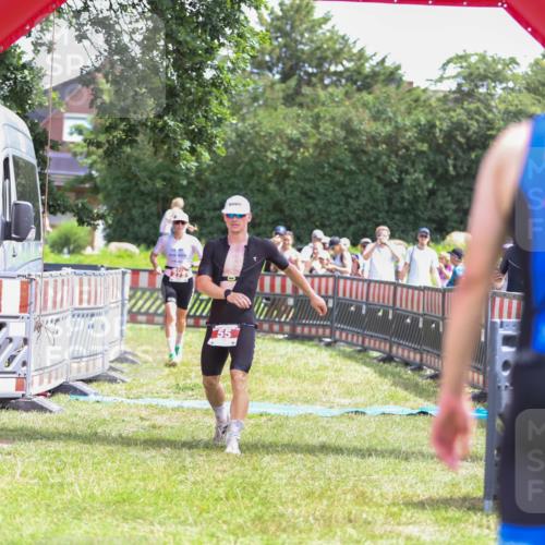21.06.2026 - 29. Vierlanden-Triathlon Andreas Tolksdorf http://msf.ph/oto/9920215 21.06.2026 13:06:59 Ziel 55, 275 meine-sportfotos.de
