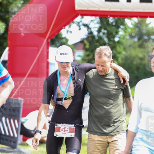21.06.2026 - 29. Vierlanden-Triathlon Andreas Tolksdorf http://msf.ph/oto/9920218 21.06.2026 13:07:13 Ziel  meine-sportfotos.de