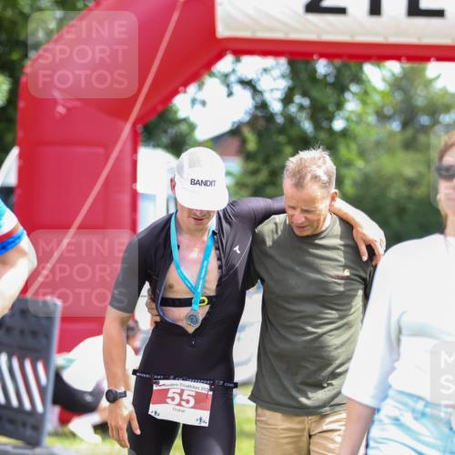 21.06.2026 - 29. Vierlanden-Triathlon Andreas Tolksdorf http://msf.ph/oto/9920222 21.06.2026 13:07:13 Ziel  meine-sportfotos.de
