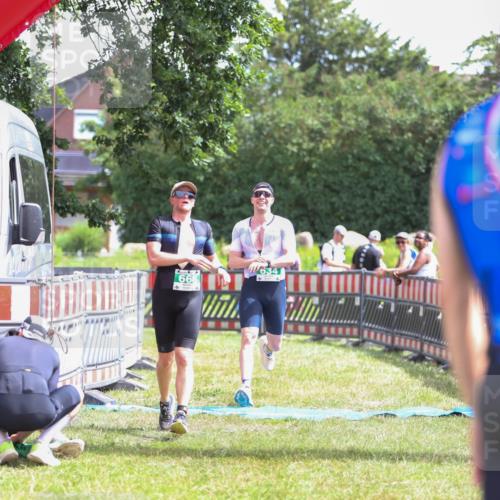 21.06.2026 - 29. Vierlanden-Triathlon Andreas Tolksdorf http://msf.ph/oto/9920228 21.06.2026 13:07:51 Ziel 634, 668 meine-sportfotos.de