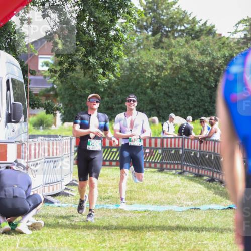 21.06.2026 - 29. Vierlanden-Triathlon Andreas Tolksdorf http://msf.ph/oto/9920229 21.06.2026 13:07:51 Ziel 634, 668 meine-sportfotos.de