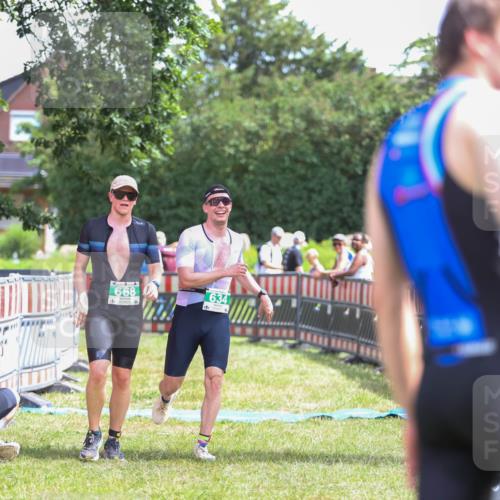 21.06.2026 - 29. Vierlanden-Triathlon Andreas Tolksdorf http://msf.ph/oto/9920234 21.06.2026 13:07:52 Ziel 634, 668 meine-sportfotos.de