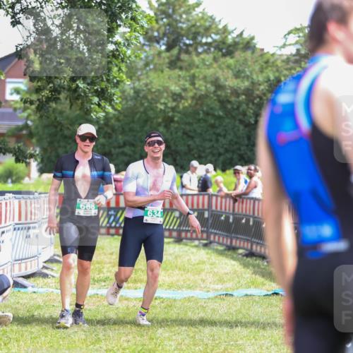 21.06.2026 - 29. Vierlanden-Triathlon Andreas Tolksdorf http://msf.ph/oto/9920235 21.06.2026 13:07:52 Ziel 634, 668 meine-sportfotos.de