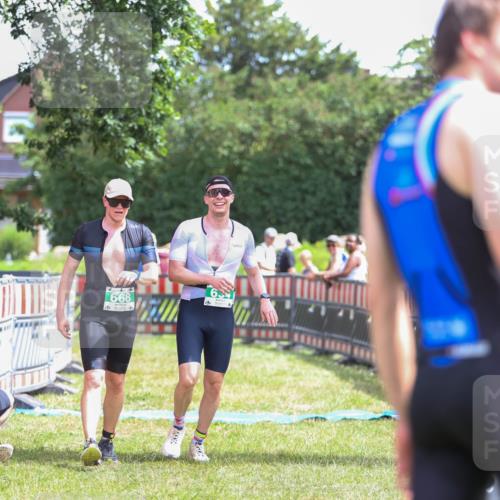 21.06.2026 - 29. Vierlanden-Triathlon Andreas Tolksdorf http://msf.ph/oto/9920236 21.06.2026 13:07:52 Ziel 634, 668 meine-sportfotos.de