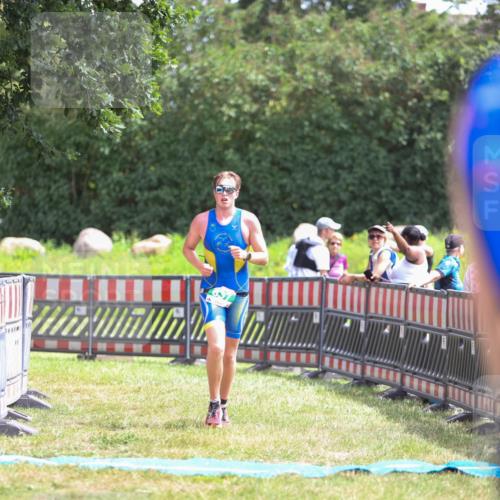 21.06.2026 - 29. Vierlanden-Triathlon Andreas Tolksdorf http://msf.ph/oto/9920244 21.06.2026 13:08:03 Ziel 637 meine-sportfotos.de