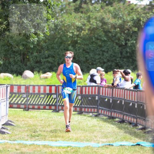 21.06.2026 - 29. Vierlanden-Triathlon Andreas Tolksdorf http://msf.ph/oto/9920245 21.06.2026 13:08:03 Ziel 637 meine-sportfotos.de