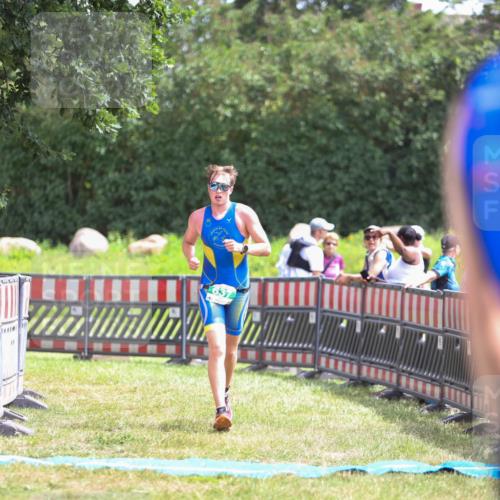 21.06.2026 - 29. Vierlanden-Triathlon Andreas Tolksdorf http://msf.ph/oto/9920246 21.06.2026 13:08:03 Ziel 637 meine-sportfotos.de