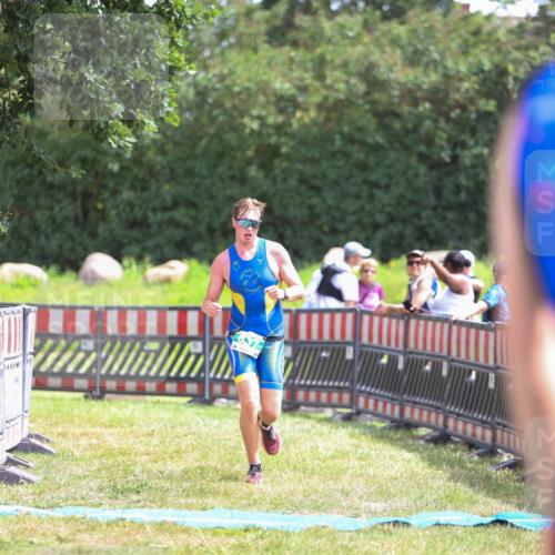21.06.2026 - 29. Vierlanden-Triathlon Andreas Tolksdorf http://msf.ph/oto/9920249 21.06.2026 13:08:04 Ziel 637 meine-sportfotos.de