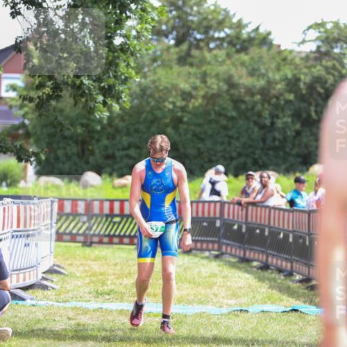 21.06.2026 - 29. Vierlanden-Triathlon Andreas Tolksdorf http://msf.ph/oto/9920251 21.06.2026 13:08:07 Ziel 637 meine-sportfotos.de
