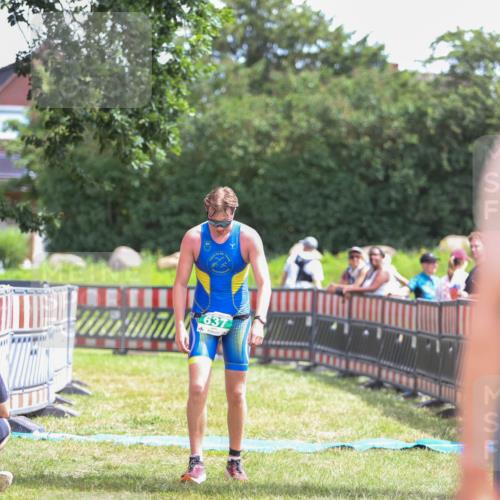 21.06.2026 - 29. Vierlanden-Triathlon Andreas Tolksdorf http://msf.ph/oto/9920255 21.06.2026 13:08:07 Ziel 637 meine-sportfotos.de