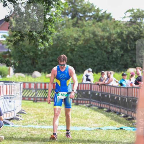 21.06.2026 - 29. Vierlanden-Triathlon Andreas Tolksdorf http://msf.ph/oto/9920257 21.06.2026 13:08:07 Ziel 637 meine-sportfotos.de