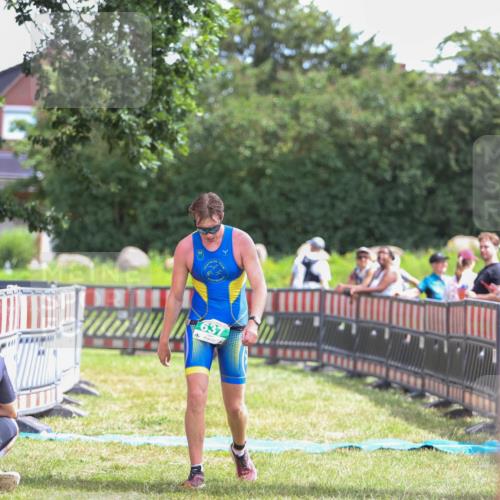 21.06.2026 - 29. Vierlanden-Triathlon Andreas Tolksdorf http://msf.ph/oto/9920260 21.06.2026 13:08:07 Ziel 637 meine-sportfotos.de