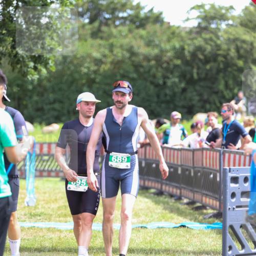 21.06.2026 - 29. Vierlanden-Triathlon Andreas Tolksdorf http://msf.ph/oto/9920271 21.06.2026 13:08:28 Ziel 147, 689, 695 meine-sportfotos.de