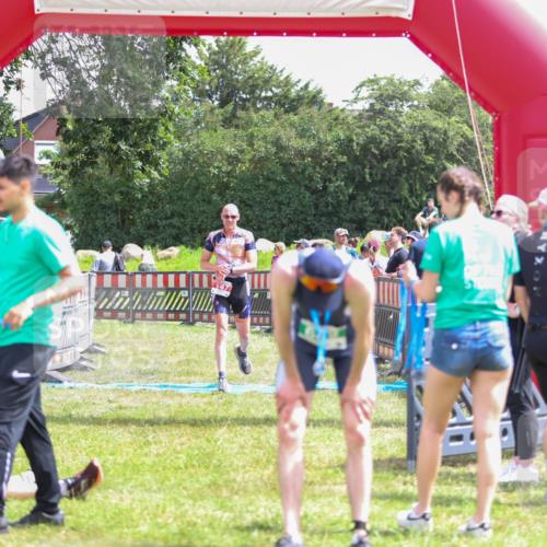 21.06.2026 - 29. Vierlanden-Triathlon Andreas Tolksdorf http://msf.ph/oto/9920281 21.06.2026 13:08:34 Ziel 147, 726 meine-sportfotos.de