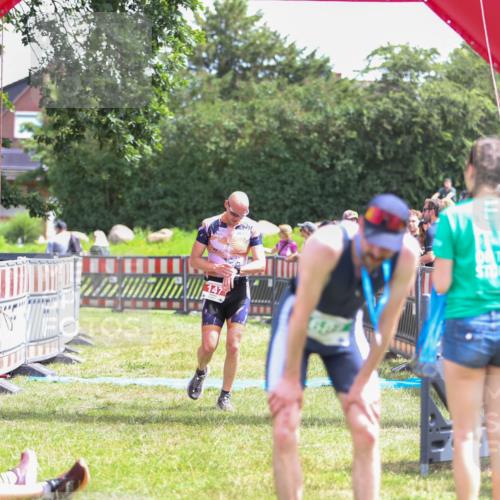 21.06.2026 - 29. Vierlanden-Triathlon Andreas Tolksdorf http://msf.ph/oto/9920289 21.06.2026 13:08:36 Ziel 147, 726 meine-sportfotos.de