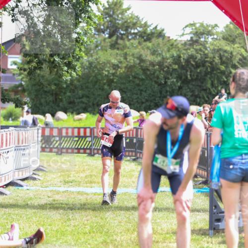 21.06.2026 - 29. Vierlanden-Triathlon Andreas Tolksdorf http://msf.ph/oto/9920293 21.06.2026 13:08:36 Ziel 147, 726 meine-sportfotos.de