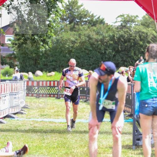 21.06.2026 - 29. Vierlanden-Triathlon Andreas Tolksdorf http://msf.ph/oto/9920295 21.06.2026 13:08:36 Ziel 147, 726 meine-sportfotos.de