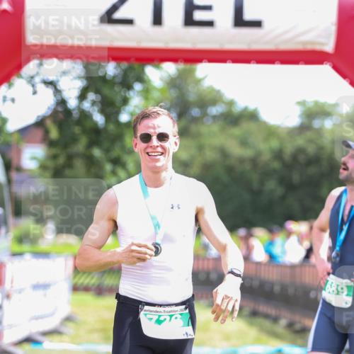 21.06.2026 - 29. Vierlanden-Triathlon Andreas Tolksdorf http://msf.ph/oto/9920301 21.06.2026 13:08:50 Ziel 173, 712, 726 meine-sportfotos.de