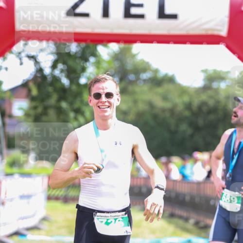 21.06.2026 - 29. Vierlanden-Triathlon Andreas Tolksdorf http://msf.ph/oto/9920302 21.06.2026 13:08:50 Ziel 173, 712, 726 meine-sportfotos.de