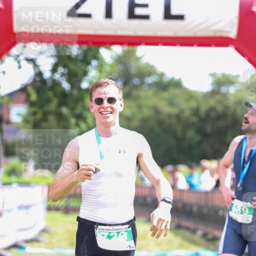 21.06.2026 - 29. Vierlanden-Triathlon Andreas Tolksdorf http://msf.ph/oto/9920303 21.06.2026 13:08:50 Ziel 173, 712, 726 meine-sportfotos.de