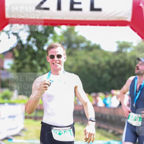 21.06.2026 - 29. Vierlanden-Triathlon Andreas Tolksdorf http://msf.ph/oto/9920305 21.06.2026 13:08:50 Ziel 173, 712, 726 meine-sportfotos.de