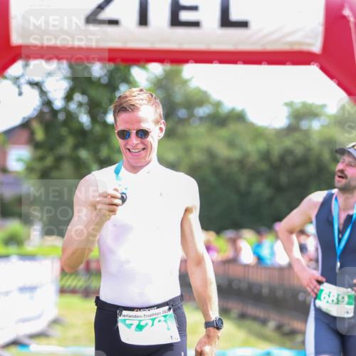21.06.2026 - 29. Vierlanden-Triathlon Andreas Tolksdorf http://msf.ph/oto/9920309 21.06.2026 13:08:50 Ziel 173, 712, 726 meine-sportfotos.de