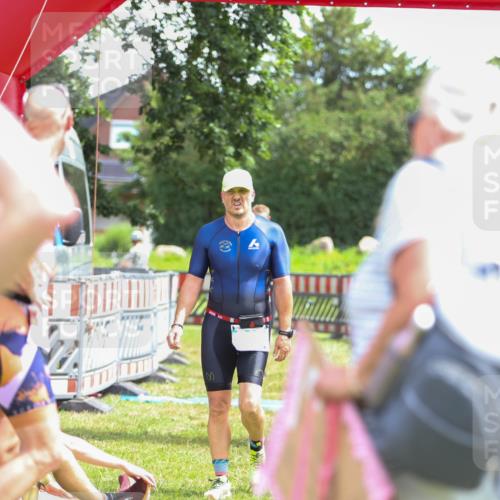 21.06.2026 - 29. Vierlanden-Triathlon Andreas Tolksdorf http://msf.ph/oto/9920315 21.06.2026 13:08:56 Ziel 173, 712 meine-sportfotos.de