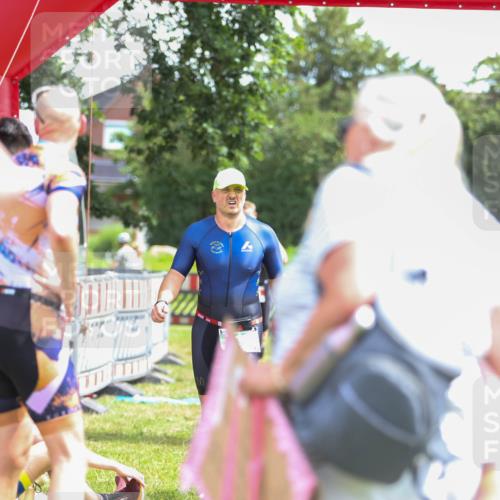 21.06.2026 - 29. Vierlanden-Triathlon Andreas Tolksdorf http://msf.ph/oto/9920317 21.06.2026 13:08:56 Ziel 173, 712 meine-sportfotos.de