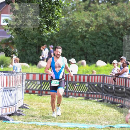 21.06.2026 - 29. Vierlanden-Triathlon Andreas Tolksdorf http://msf.ph/oto/9920325 21.06.2026 13:09:37 Ziel 691 meine-sportfotos.de