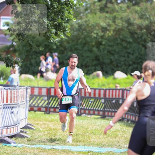 21.06.2026 - 29. Vierlanden-Triathlon Andreas Tolksdorf http://msf.ph/oto/9920330 21.06.2026 13:09:37 Ziel 691 meine-sportfotos.de
