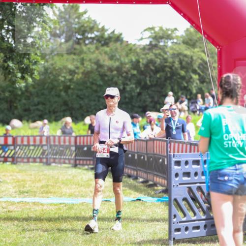 21.06.2026 - 29. Vierlanden-Triathlon Andreas Tolksdorf http://msf.ph/oto/9920375 21.06.2026 13:11:01 Ziel 154 meine-sportfotos.de