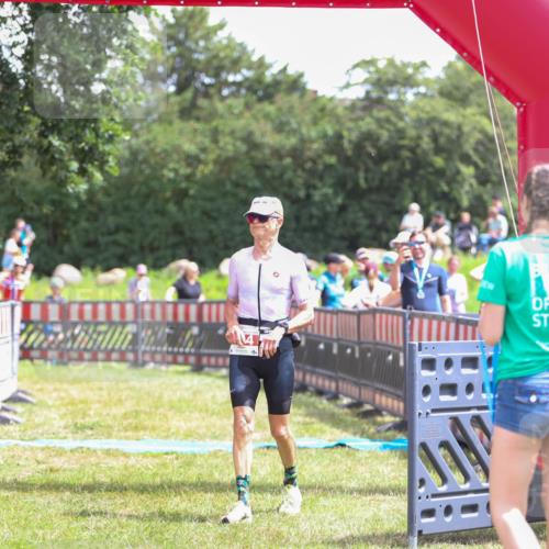 21.06.2026 - 29. Vierlanden-Triathlon Andreas Tolksdorf http://msf.ph/oto/9920379 21.06.2026 13:11:01 Ziel 154 meine-sportfotos.de
