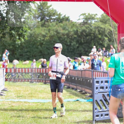 21.06.2026 - 29. Vierlanden-Triathlon Andreas Tolksdorf http://msf.ph/oto/9920381 21.06.2026 13:11:01 Ziel 154 meine-sportfotos.de
