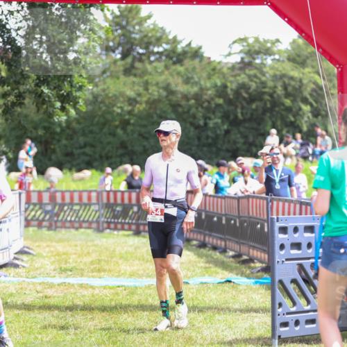 21.06.2026 - 29. Vierlanden-Triathlon Andreas Tolksdorf http://msf.ph/oto/9920382 21.06.2026 13:11:01 Ziel 154 meine-sportfotos.de
