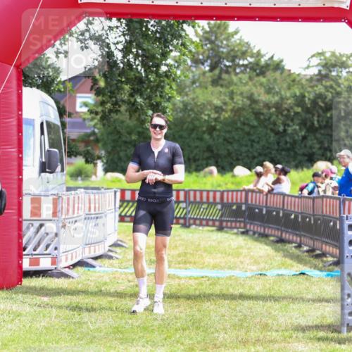 21.06.2026 - 29. Vierlanden-Triathlon Andreas Tolksdorf http://msf.ph/oto/9920396 21.06.2026 13:11:58 Ziel 745 meine-sportfotos.de