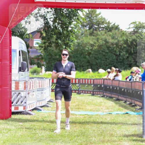 21.06.2026 - 29. Vierlanden-Triathlon Andreas Tolksdorf http://msf.ph/oto/9920400 21.06.2026 13:11:58 Ziel 745 meine-sportfotos.de
